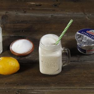 Milkshake with yoghurt
